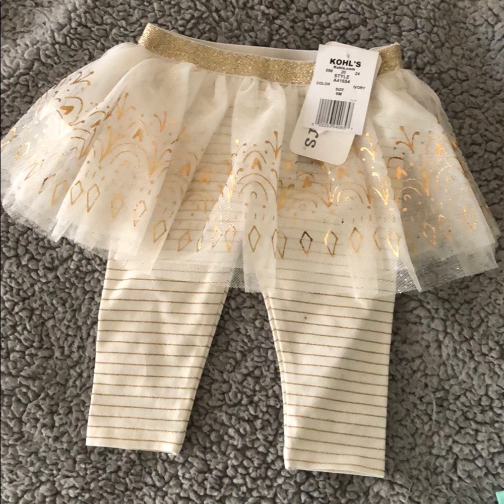 🎀👶🏻baby starters cream tutu pants. NWT